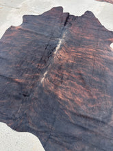 Load image into Gallery viewer, Cowhide Rug