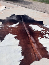 Load image into Gallery viewer, Cowhide Rug