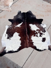 Load image into Gallery viewer, Cowhide Rug