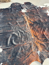 Load image into Gallery viewer, Cowhide Rug