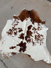 Load image into Gallery viewer, Cowhide Rug
