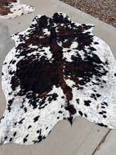 Load image into Gallery viewer, Cowhide Rug